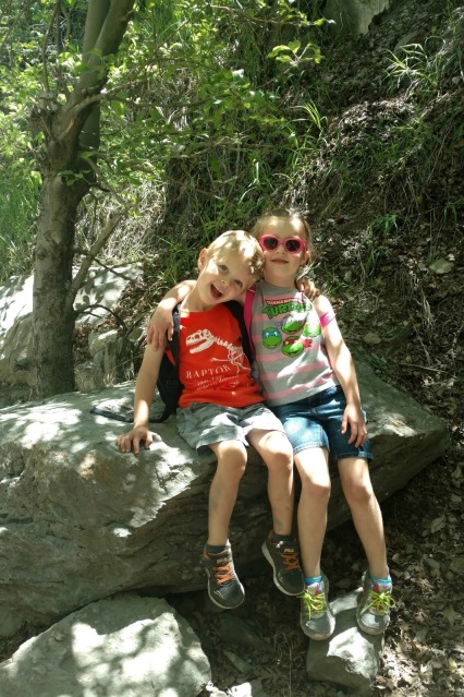Hiking with kids doesn't have to be a hard thing if you follow these 7 simple tips!